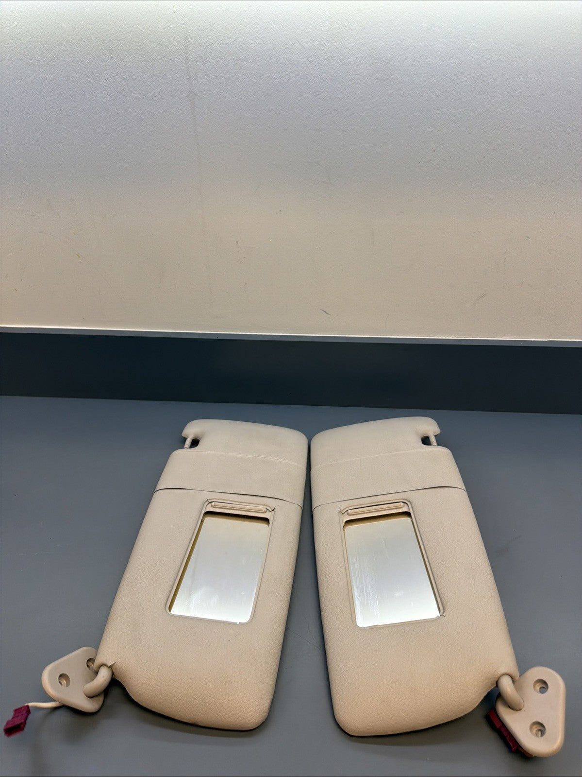 00–03 BMW E46 330ci Right & Left Light Sun Visor Mirror Leather Set OEM