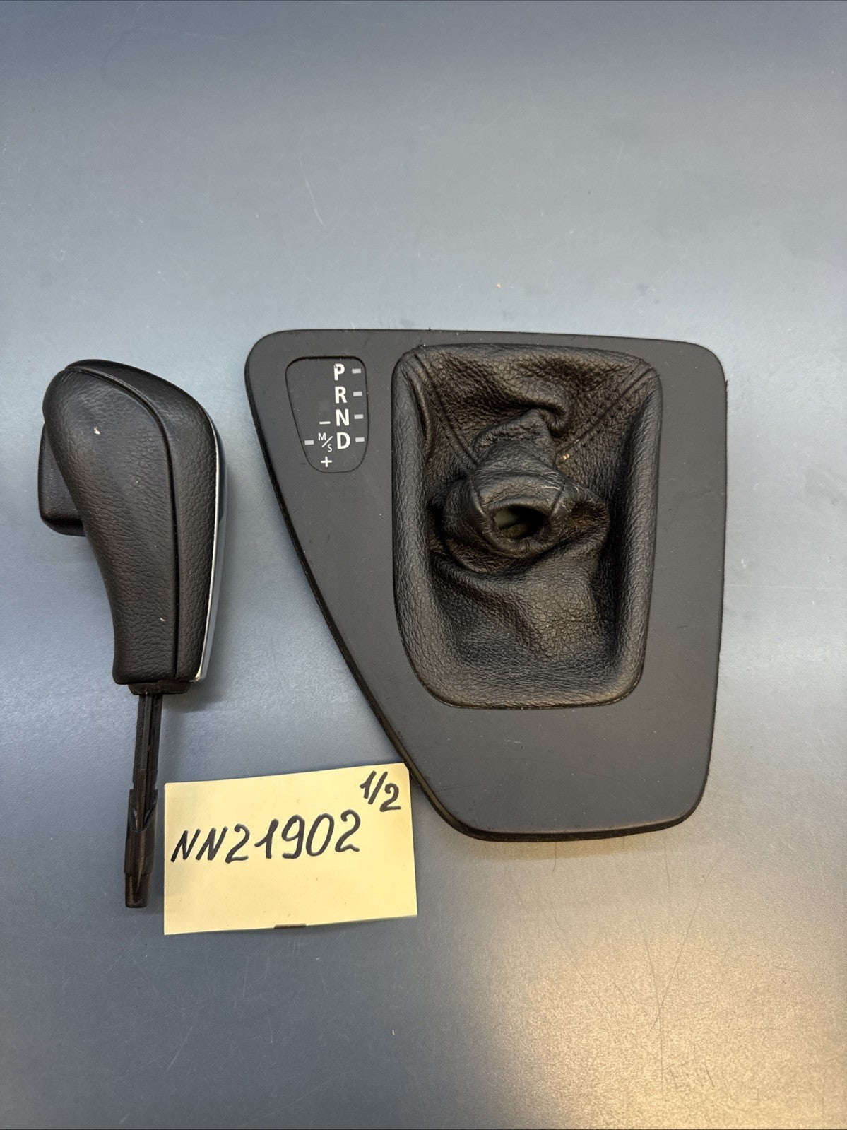 06-13 BMW 335i 335xi 328xi 328i E90 E92 E93 Gear Selector Shifter Boot 7155643