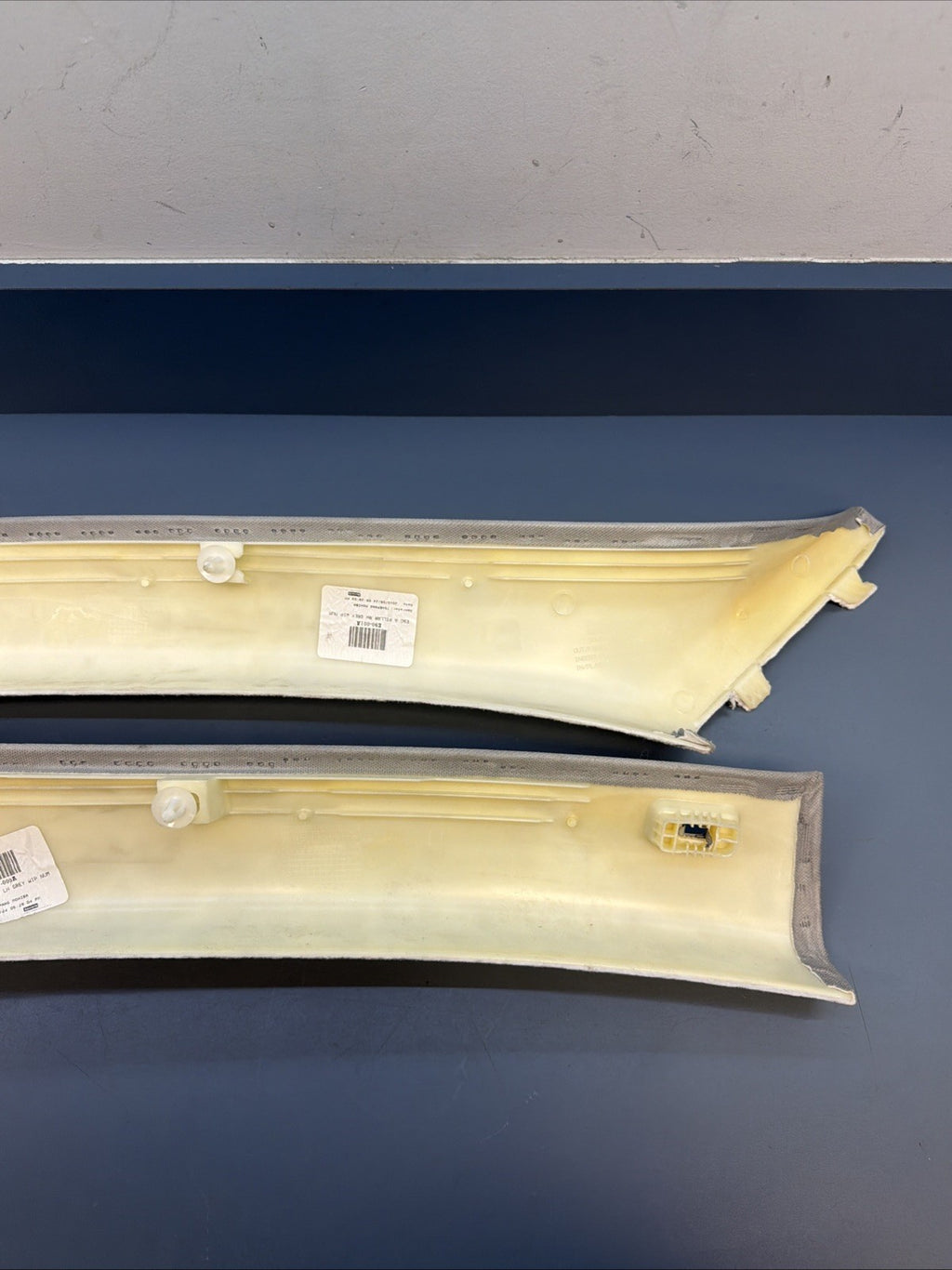 BMW E90 335xi Series 4dr Front Left & Right A Pillar Cloth Trim 7058332 7058331
