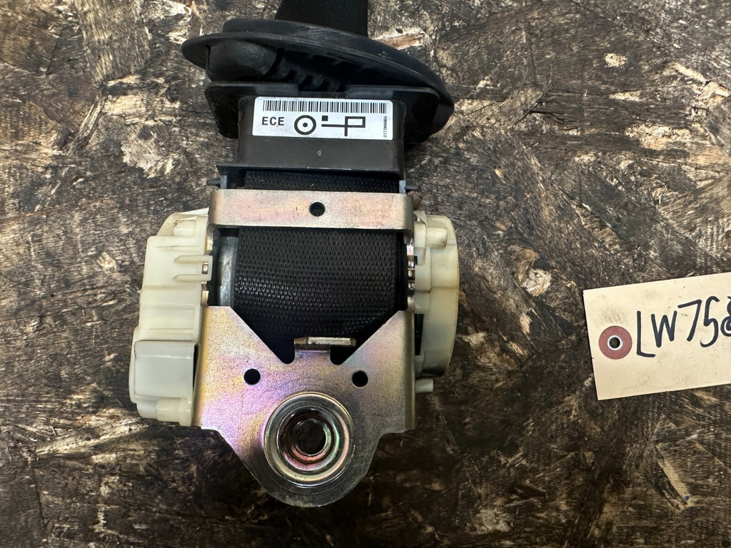 BMW 2005-2009 E90 FRONT RIGHT DRIVER SEAT BELT OEM 33017492/33059848