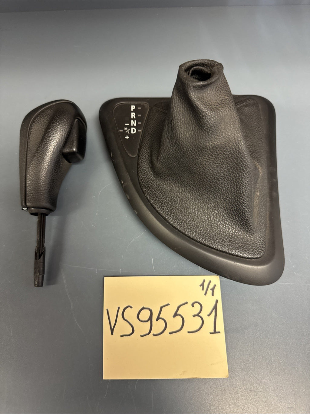 BMW E82 1 SERIES AUTOMATIC SHIFTER GEAR SELECTOR BOOT BLACK OEM 7078567