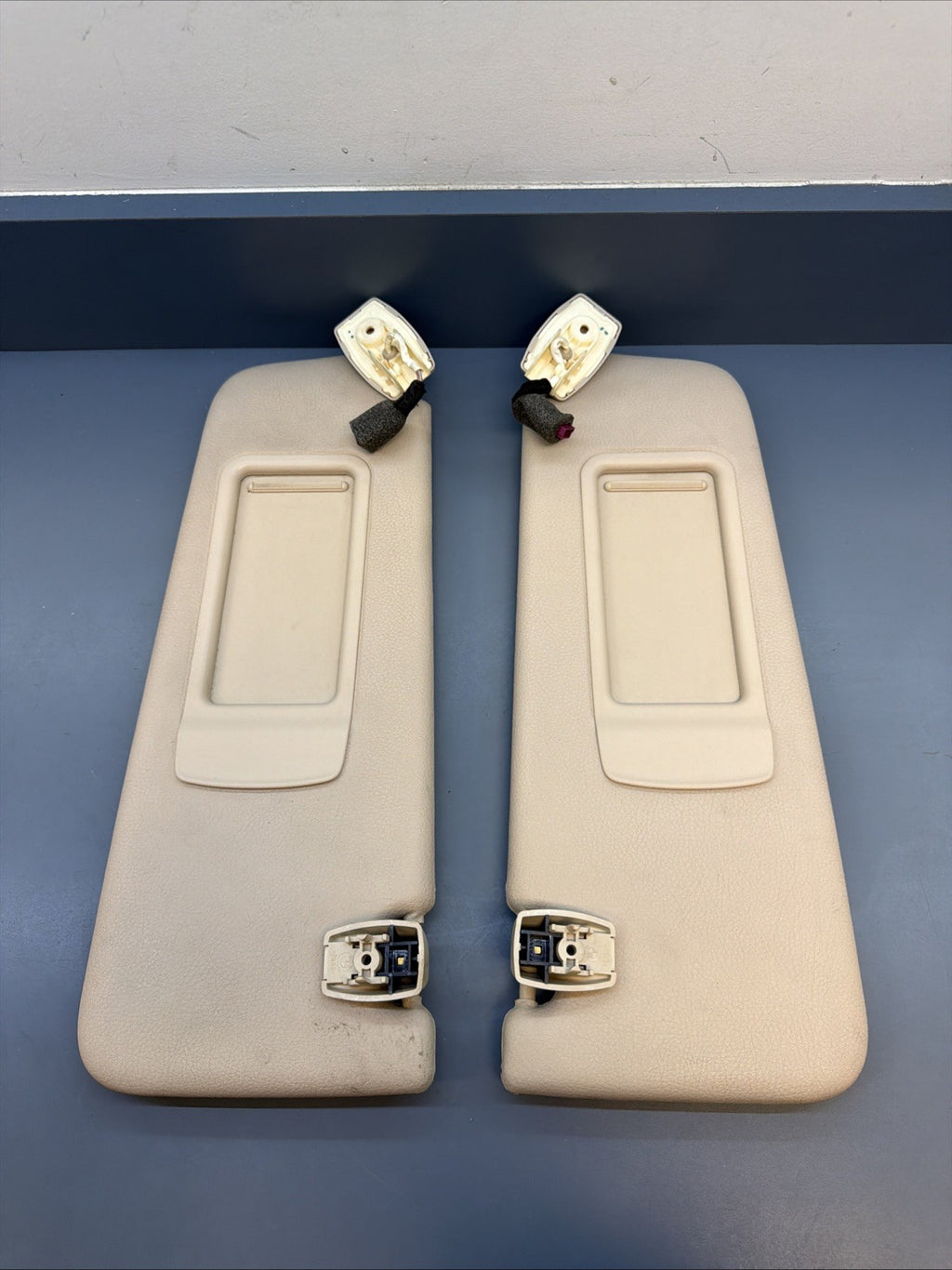 BMW F10 5 SERIES SUN VISOR MIRROR LEFT RIGHT PAIR OEM 6905983 BEIGE