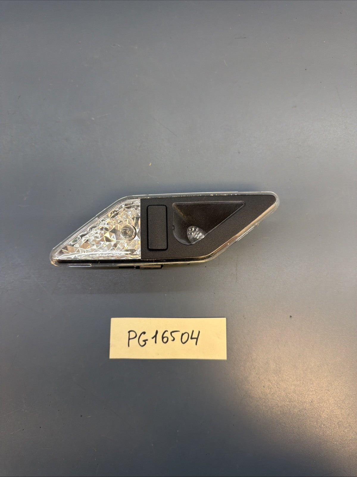 BMW 325i/330 Interior Reading Map Light REAR RIGHT 8375586 OEM