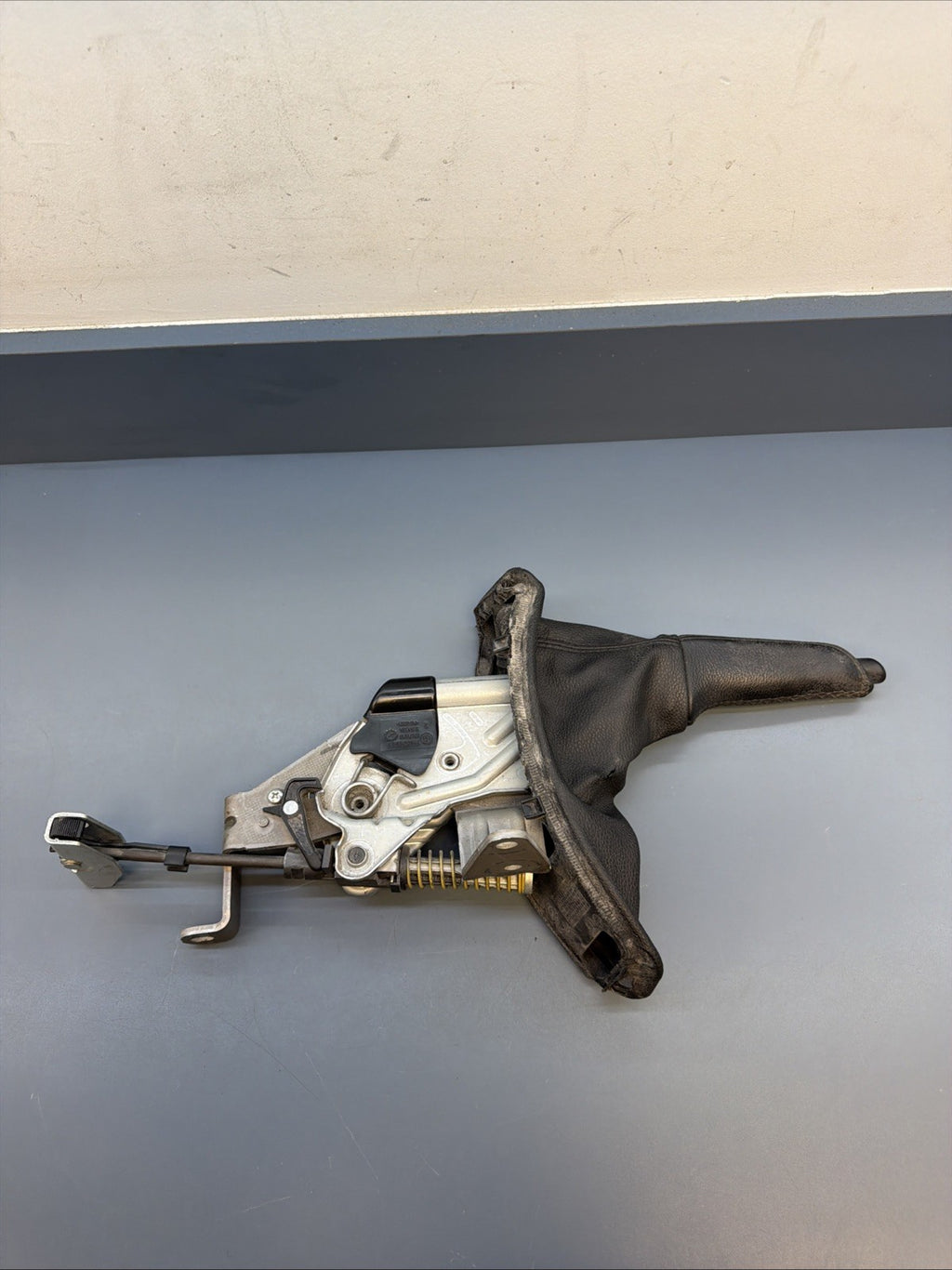 BMW E82 E88 128i 135i E90 E91 E92 E93 328i 335i HANDBRAKE LEVER ASSEMBLY 6764924