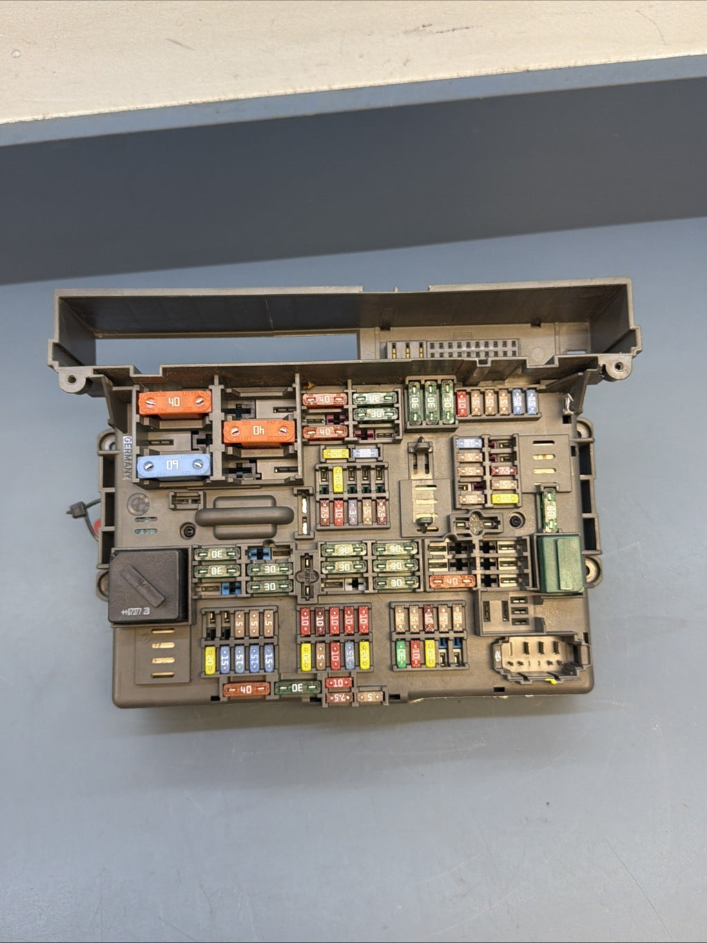 BMW 1 3 X1 Series E90 E91 E84 E87 Fuse Box Front Power Distribution 9119444