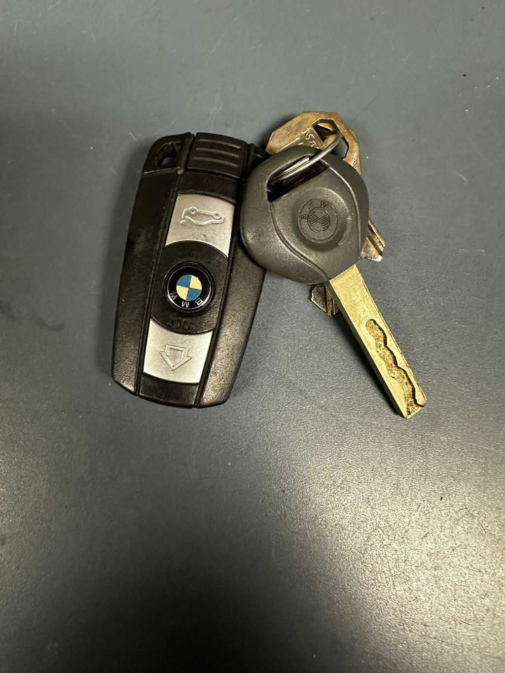 OEM BMW  335 DME ECU CAS ENGINE N54 CONTROL UNIT COMPUTER KEY SET MSD81
