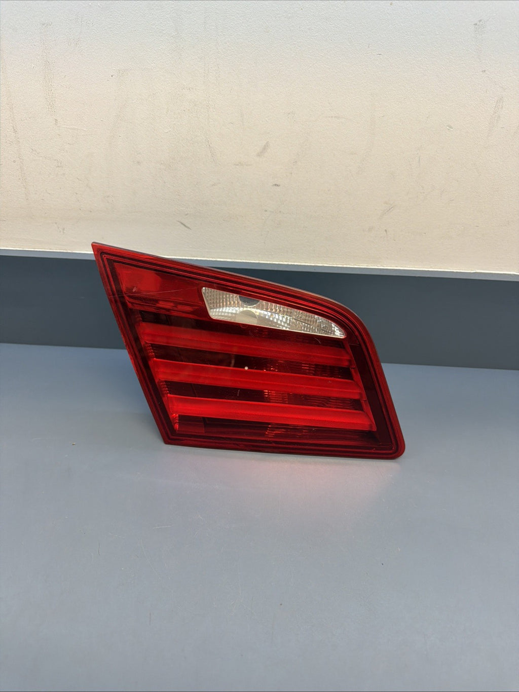 2011-2013 BMW F10 5 SERIES LEFT DRIVER SIDE INNER TAIL LIGHT OEM 7203225