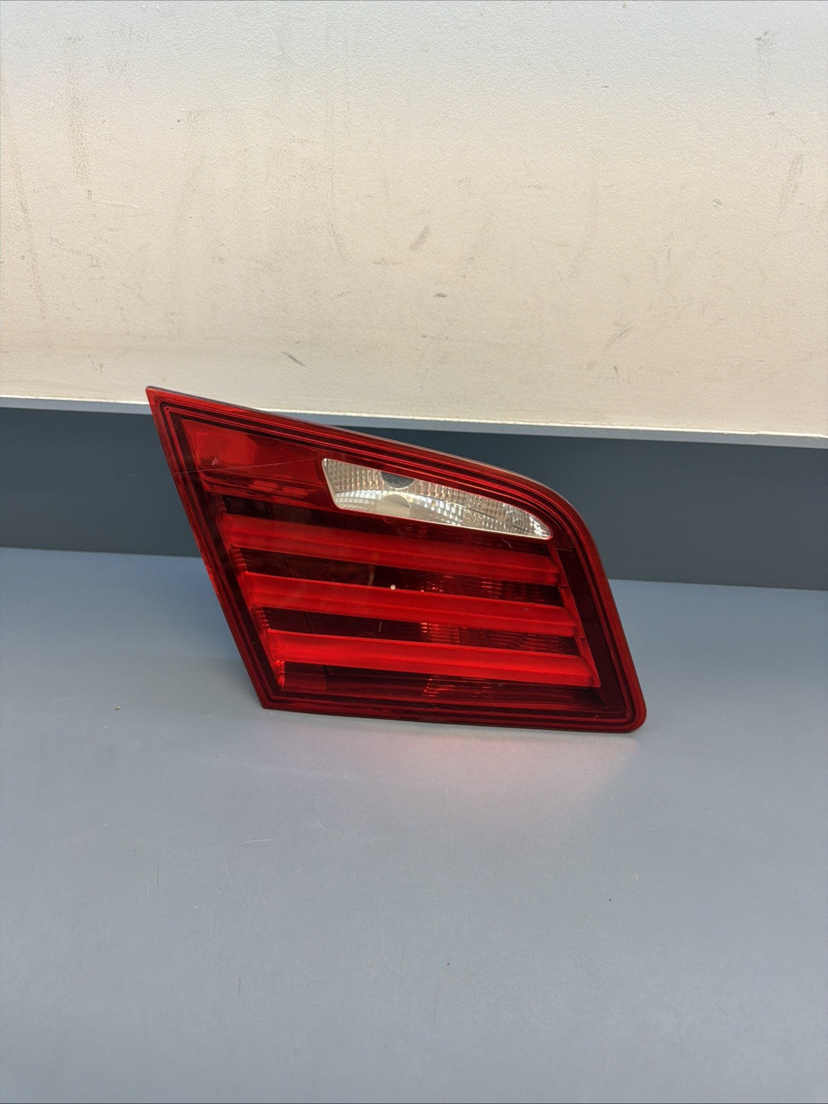 2011-2013 BMW F10 5 SERIES LEFT DRIVER SIDE INNER TAIL LIGHT OEM 7203225