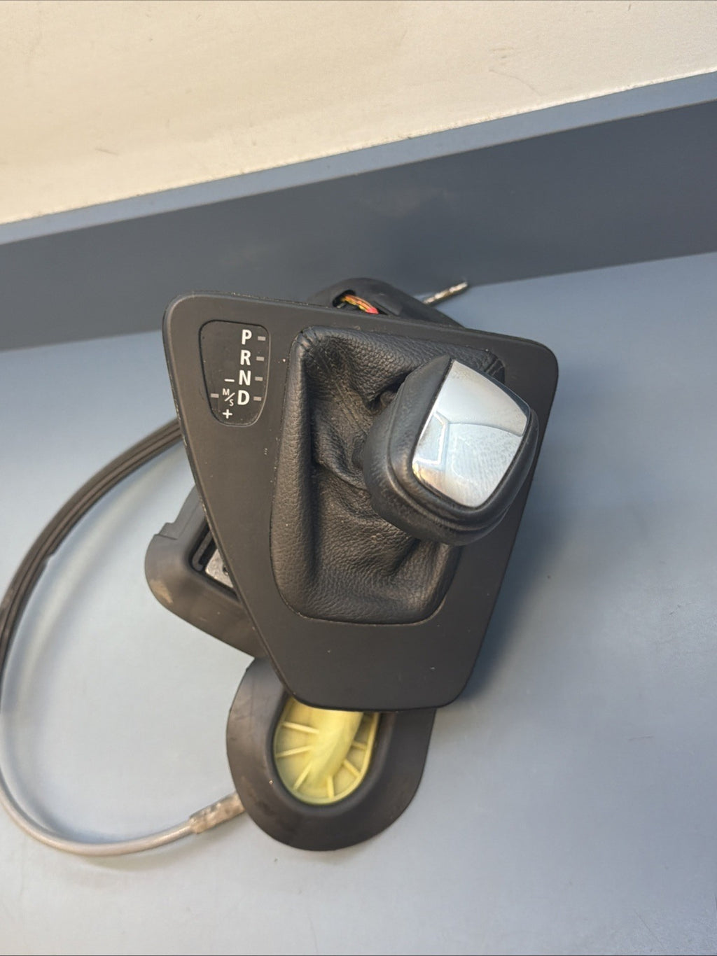 07-13 Genuine BMW 328ix E90 Floor Automatic Gear Shifter Selector OEM+ 7603765