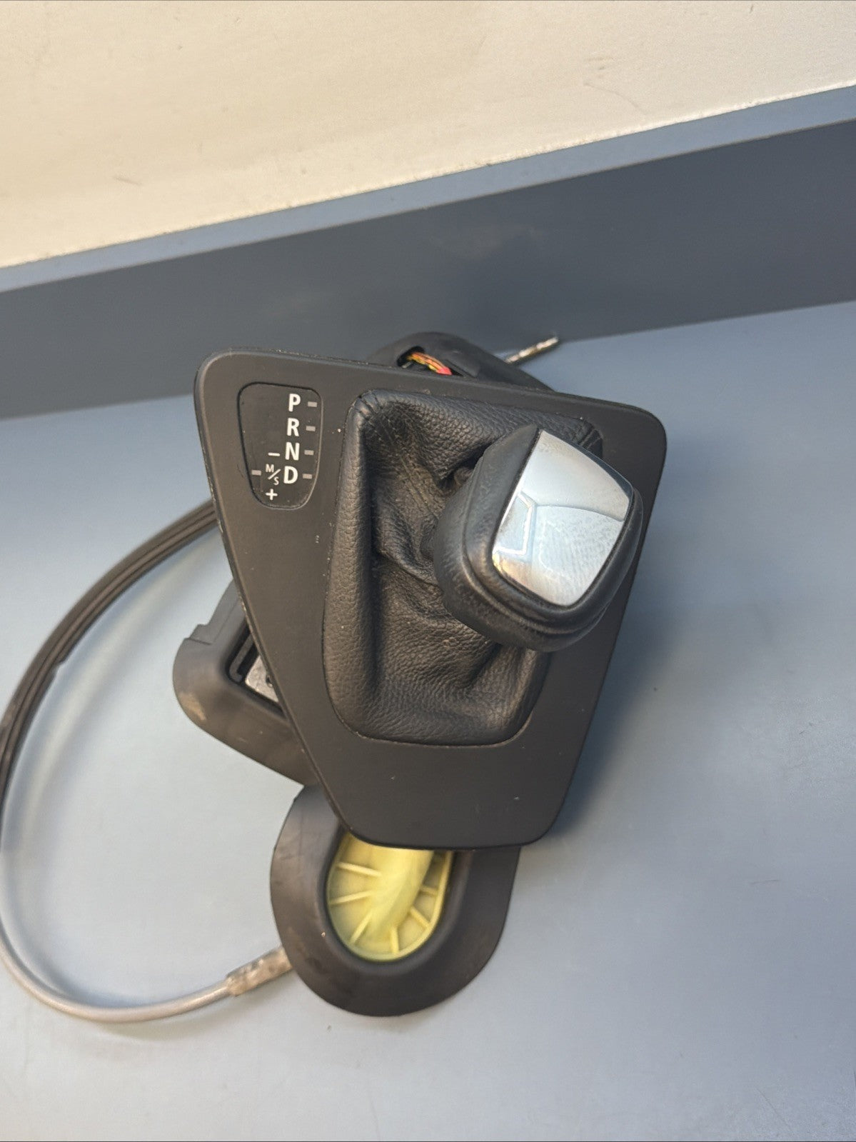 07-13 Genuine BMW 328ix E90 Floor Automatic Gear Shifter Selector OEM+ 7603765
