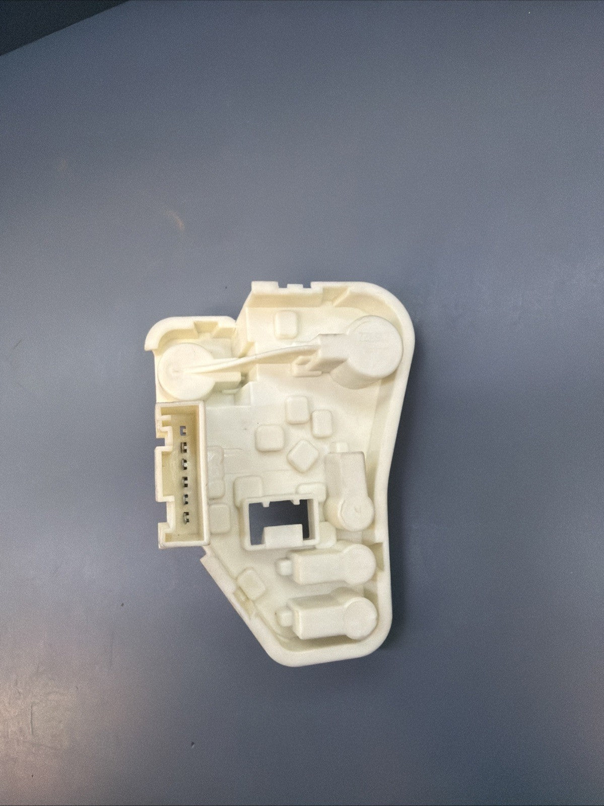 09-11 BMW E90 328i Rear Right Side Taillight Light Bulb Socket Panel 7211214 OEM