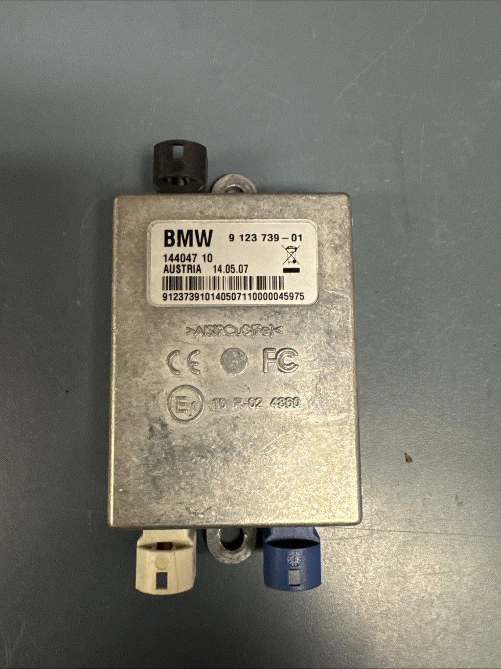 07-10 BMW 335i E60 E61 5 Series USB Interface Hub Adapter Module 9123739 OEM