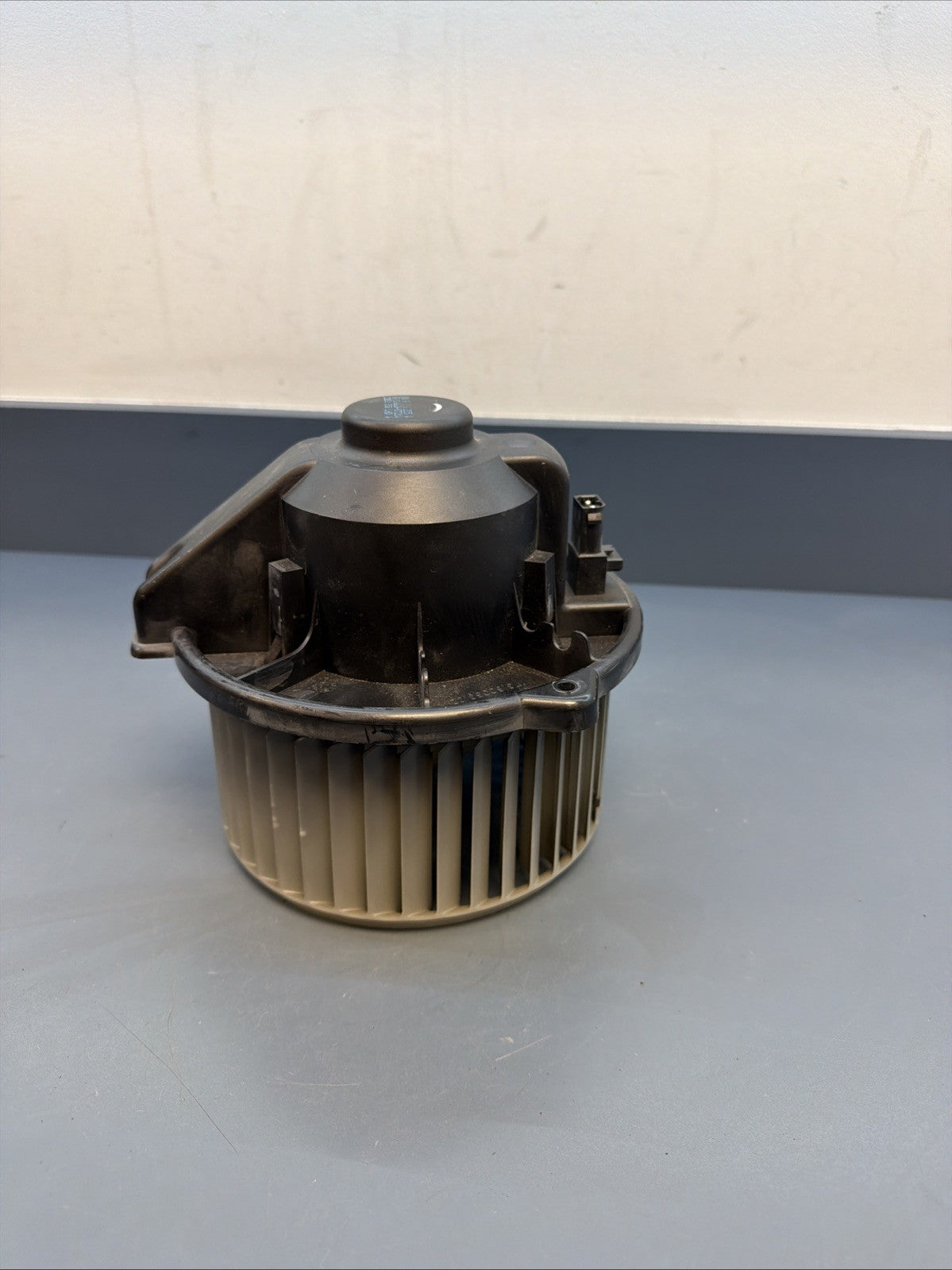 BMW Z4 Series E85 E86 Heater Fan Blower Unit Motor Fan 6926239