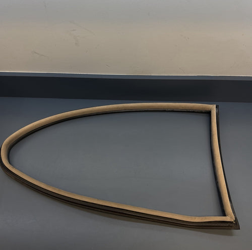 01-06 OEM BMW E46 M3 Coupe Rear Right Quarter Window Glass Weatherstrip 8252621