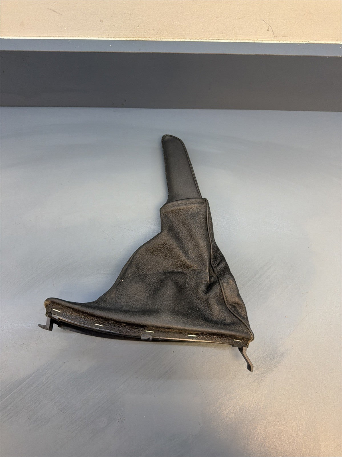 06-10 OEM BMW E63 E64 650i Emergency Handbrake Boot Hand Brake Black 6972485