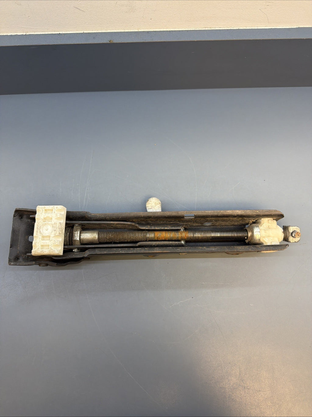 BMW E46 Trunk Jack Lifting Tool 6757131 OEM 99-06 323 325 328 330 M3