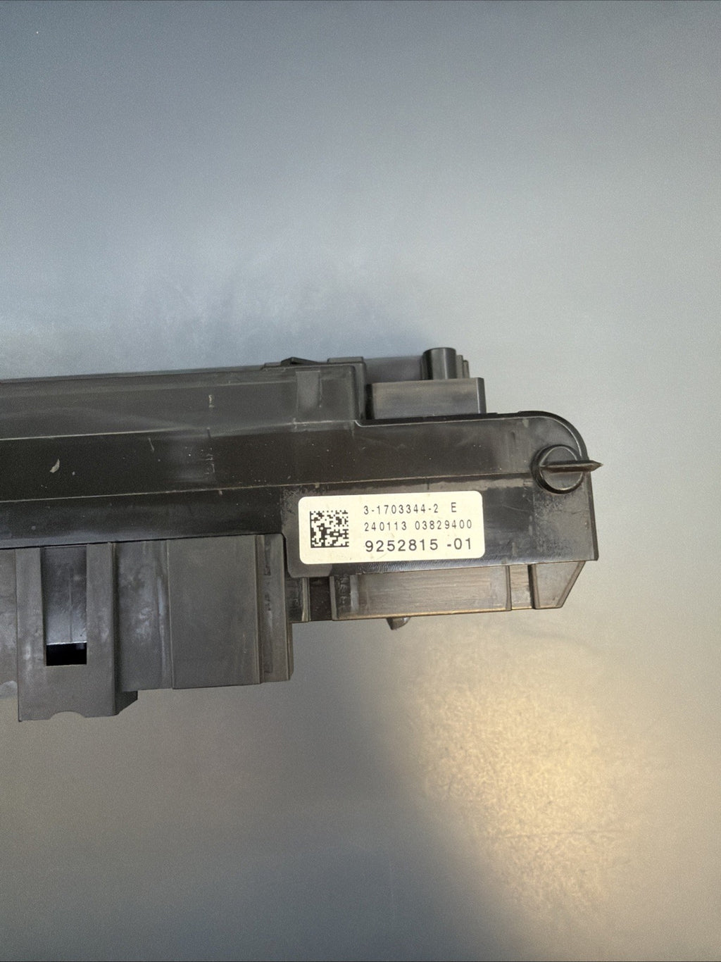2011 - 2016 BMW M5 550i 535i 528i BCM Body Control Module Fuse Box 9252815 OEM