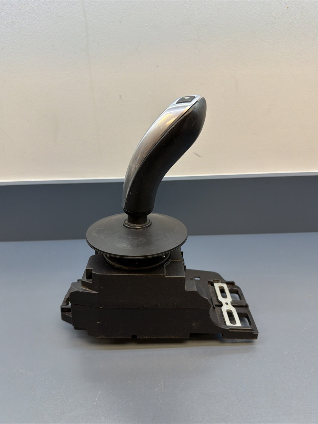 2008-2010 BMW 528i 535i 550i Automatic Shifter Floor Shift Selector OEM 9174981