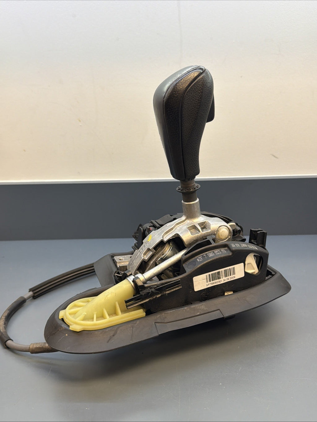 07-13 BMW E90 E91 E92 OEM AUTOMATIC TRANSMISSION GEAR SHIFTER W CABLE 7580923