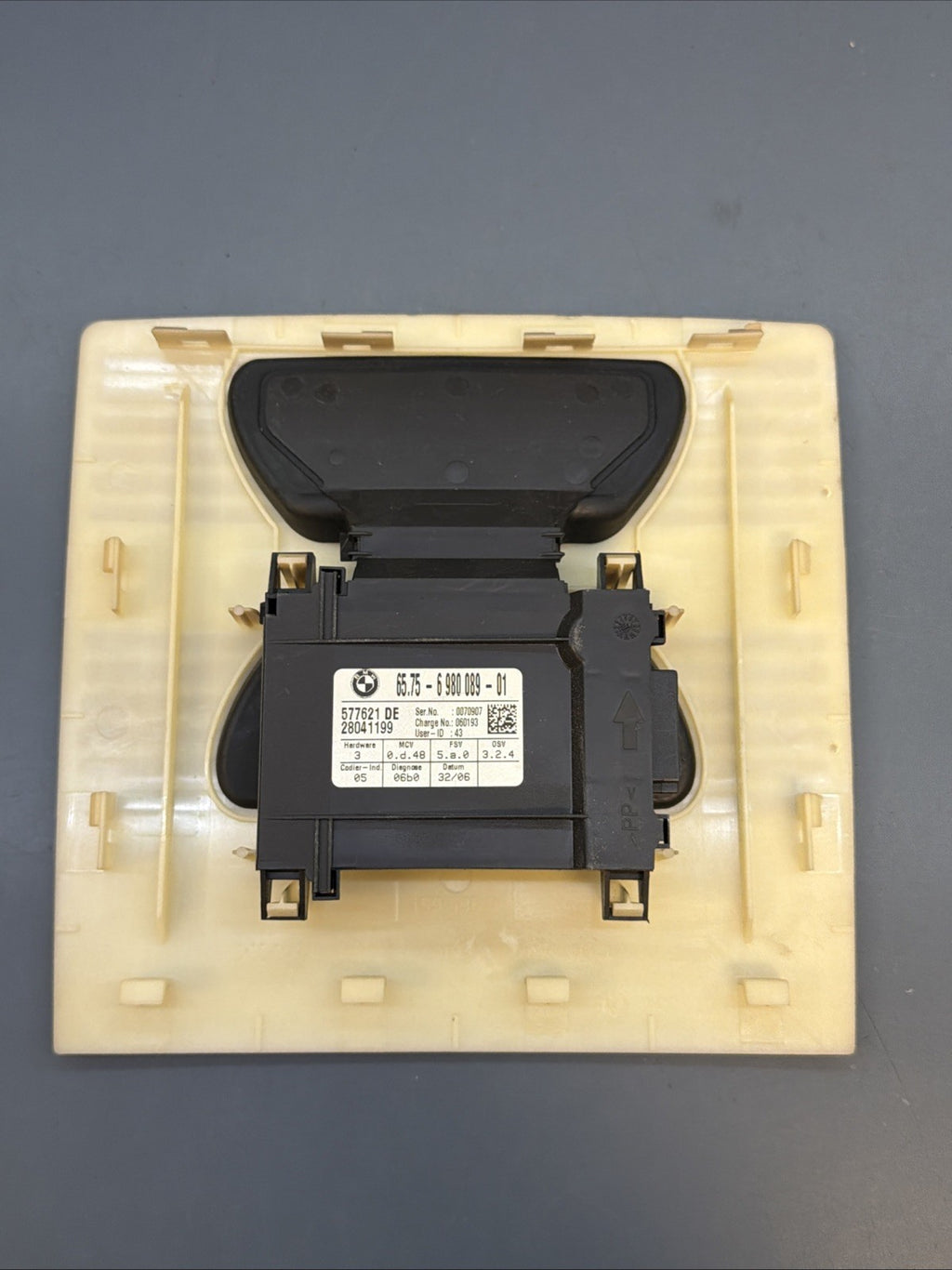 04-2010 BMW E60 Ultrasonic Alarm Motion Sensor Module W/ Trim OEM 6980089 BEIGE