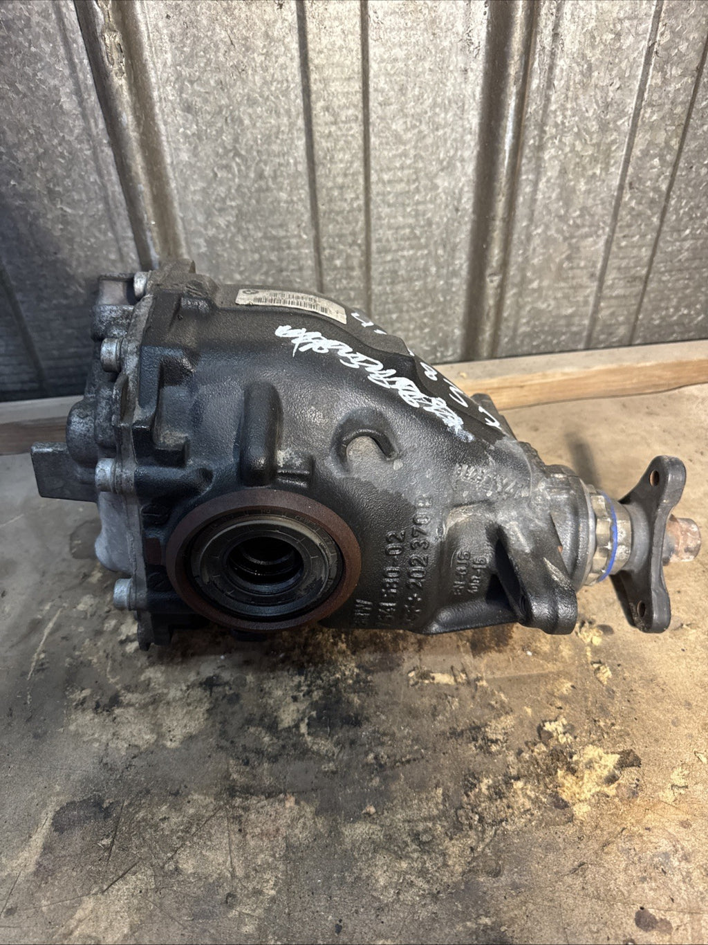 BMW REAR DIFFERENTIAL 3 SERIES F30 AUTOMATIC FINAL DRIVE 2.81 7605589