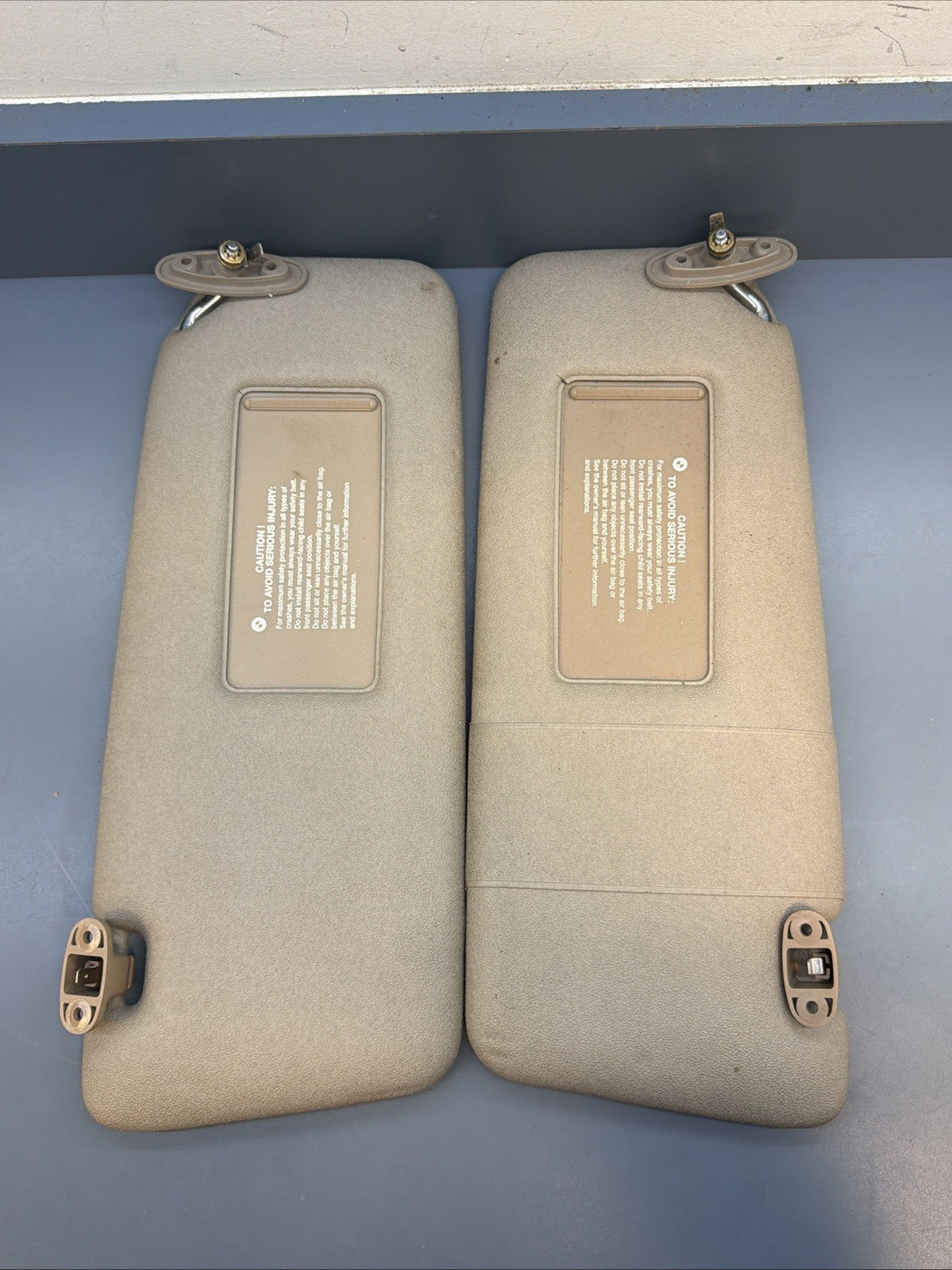 BMW E34 525I M5 530I 535I Sun Visor Pair Grey OEM 8117519