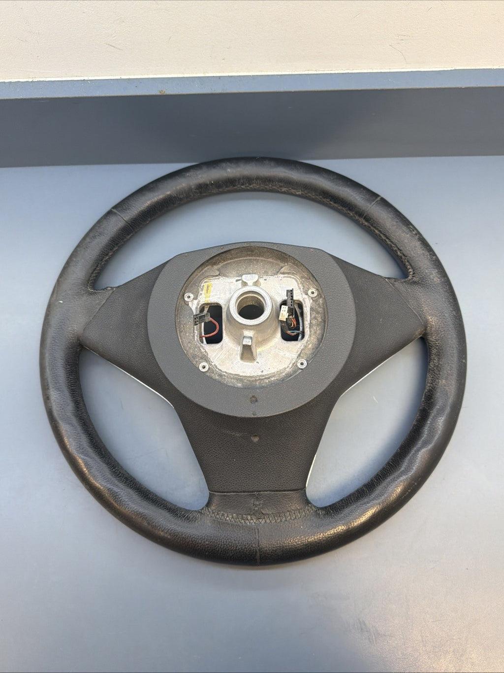BMW 03-10 E60 5 SERIES BLACK LEATHER STEERING WHEEL W/BUTTONS OEM 11008818