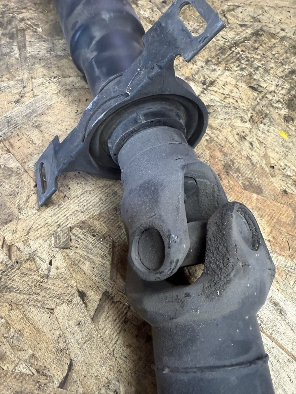 1997-2001 BMW 740i E38 Rear Driveshaft Propeller Shaft 1229324 OEM