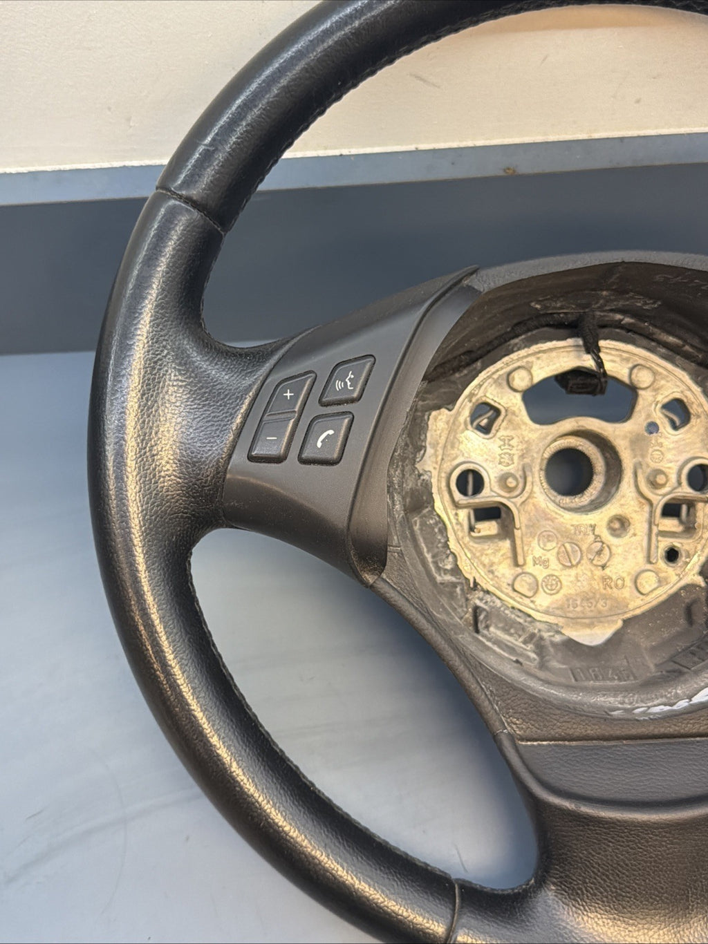 2006-2011 BMW 3 SERIES E90 E91 STEERING WHEEL LEATHER MULTIFUNCTION 61645150G