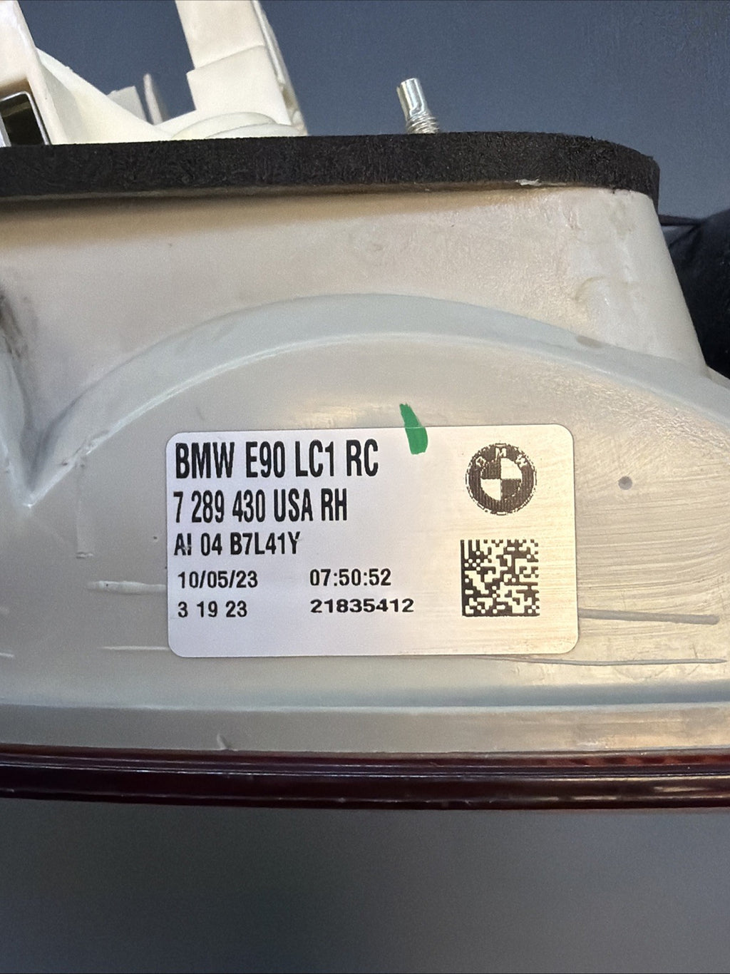 09-11 Bmw E90 328 335 M3 Rear Right Side LCI Outer Taillight Lamp Oem 7289430