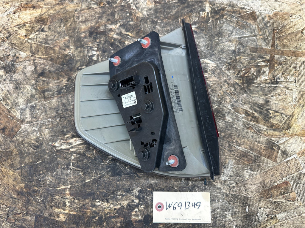 BMW 2003-2006 E83 X3 PRE LCI REAR LEFT+RIGHT OUTER TAIL LIGHT SET OEM 3404103+4