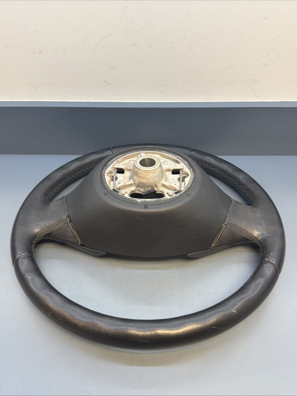 2006–2011 BMW 325i E90 STEERING WHEEL W/ CONTROL SWITCHES OEM 6959893-01 6764547