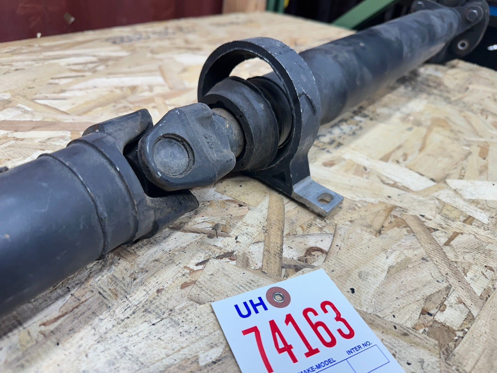 OEM BMW REAR DRIVESHAFT FITS AUTOMATIC 04-10 E60 E61 525 528 530 535 7573493