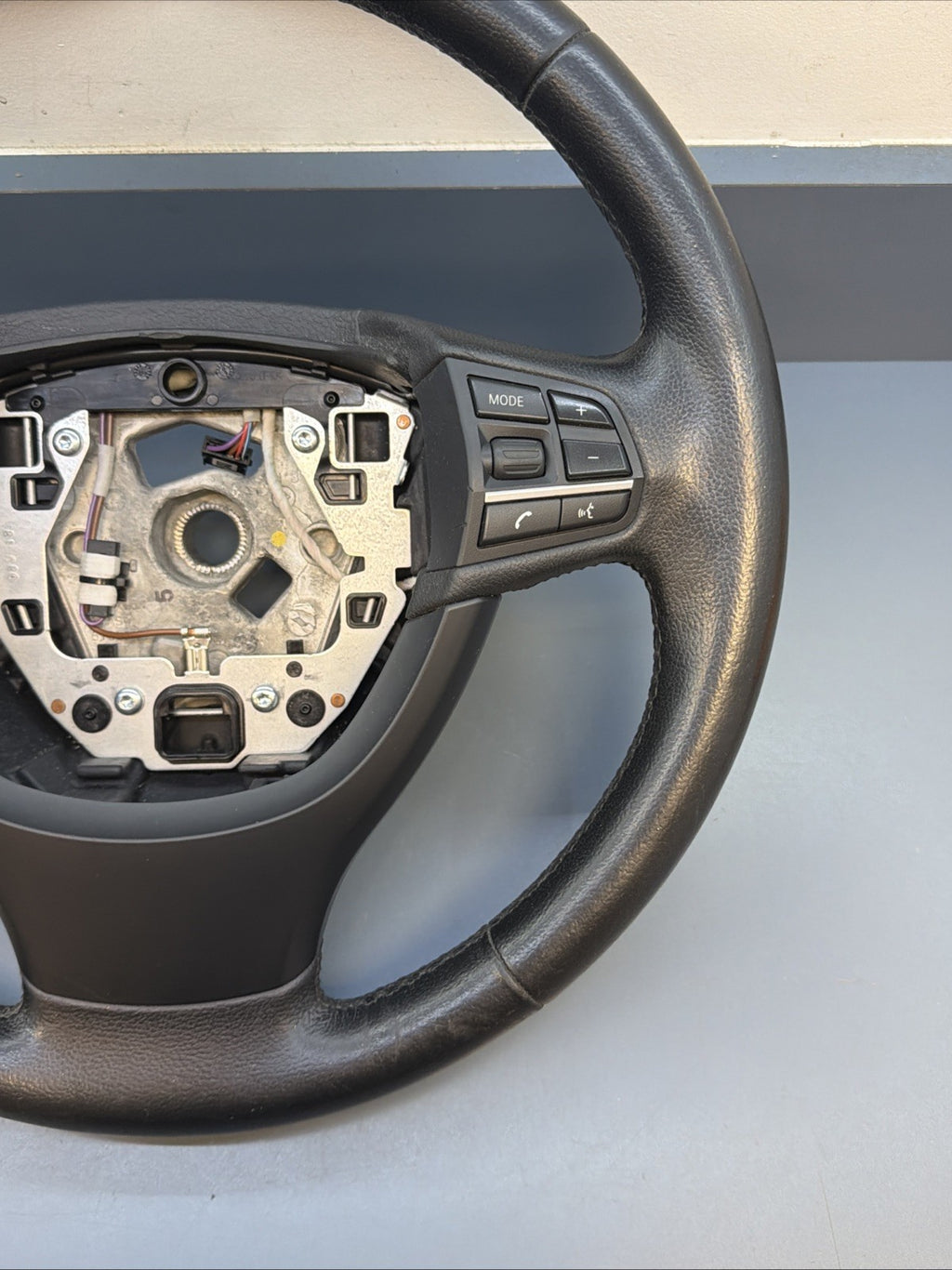2011-2016 BMW 528i 535i 550i Steering Wheel leather OEM 9229479