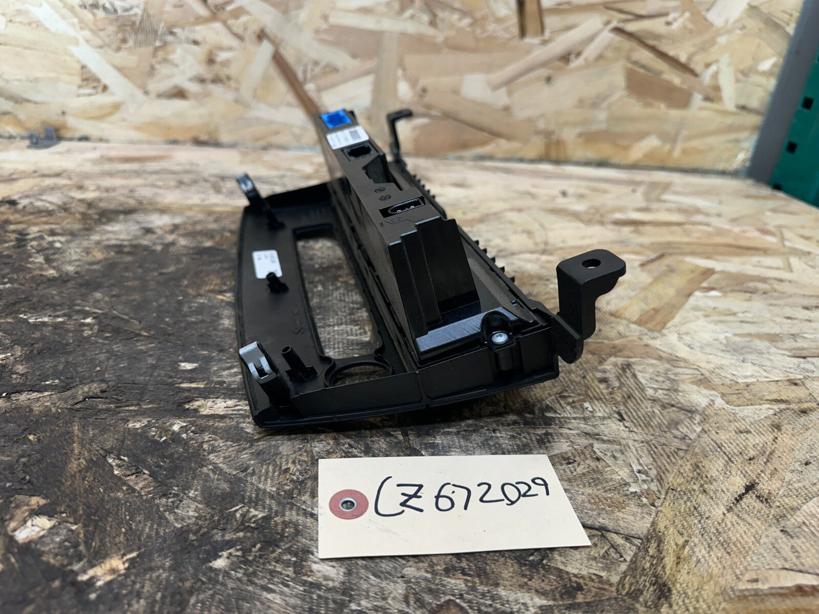 BMW 08-10 E60/E61 CENTER CONSOLE CLIMATE CONTROL PANEL BLACK TRIM OEM 6976361