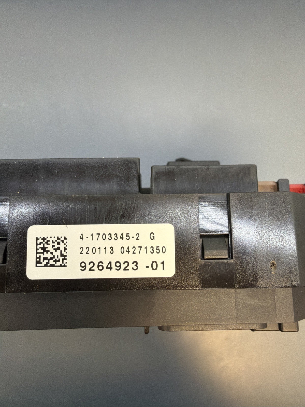 2010-2016 BMW F10 528i 535i Rear Distribution Power Fuse Box Module 9264923