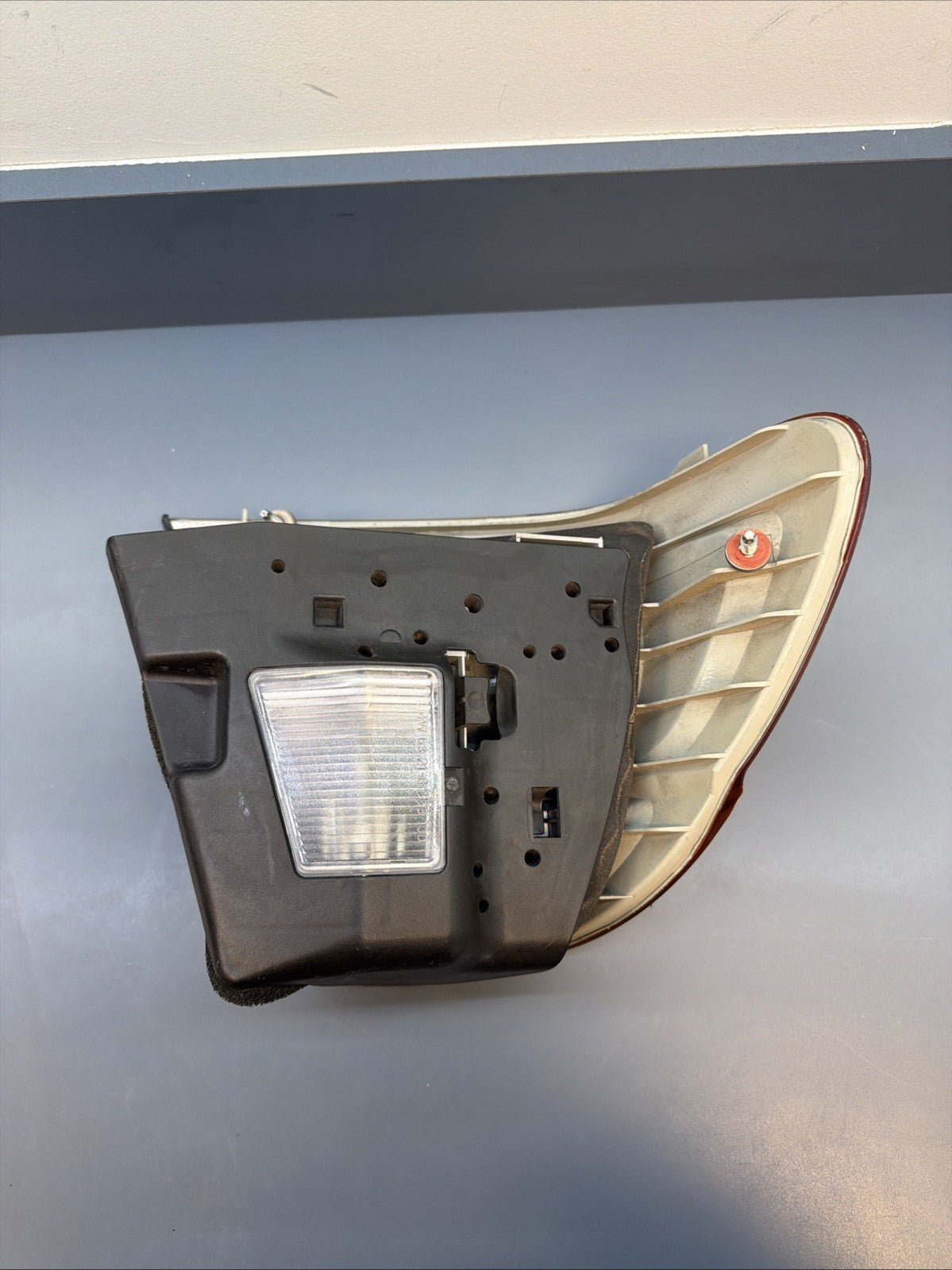 1999 2000 BMW 323I 328I OEM PASSENGER RIGHT SIDE TAILLIGHT 8364922