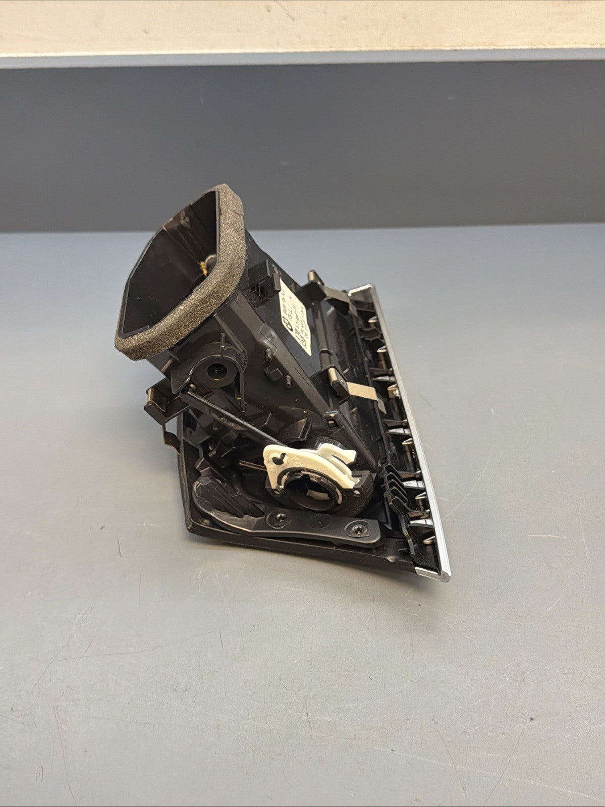 2012-2018 BMW 330i 328i 335i F30 F32 Left Side Dashboard Air Vent 9218549 OEM