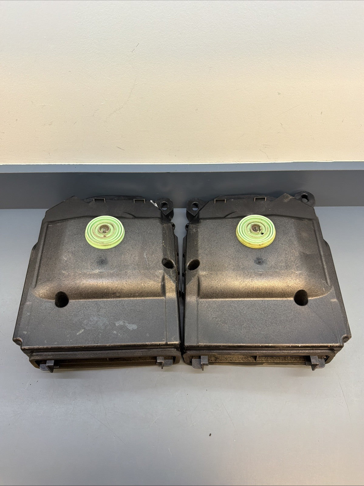 08-13 BMW E92 E90 3 SER FRONT LEFT & RIGHT HI-FI SUBWOOFER SET 9143143 9143144