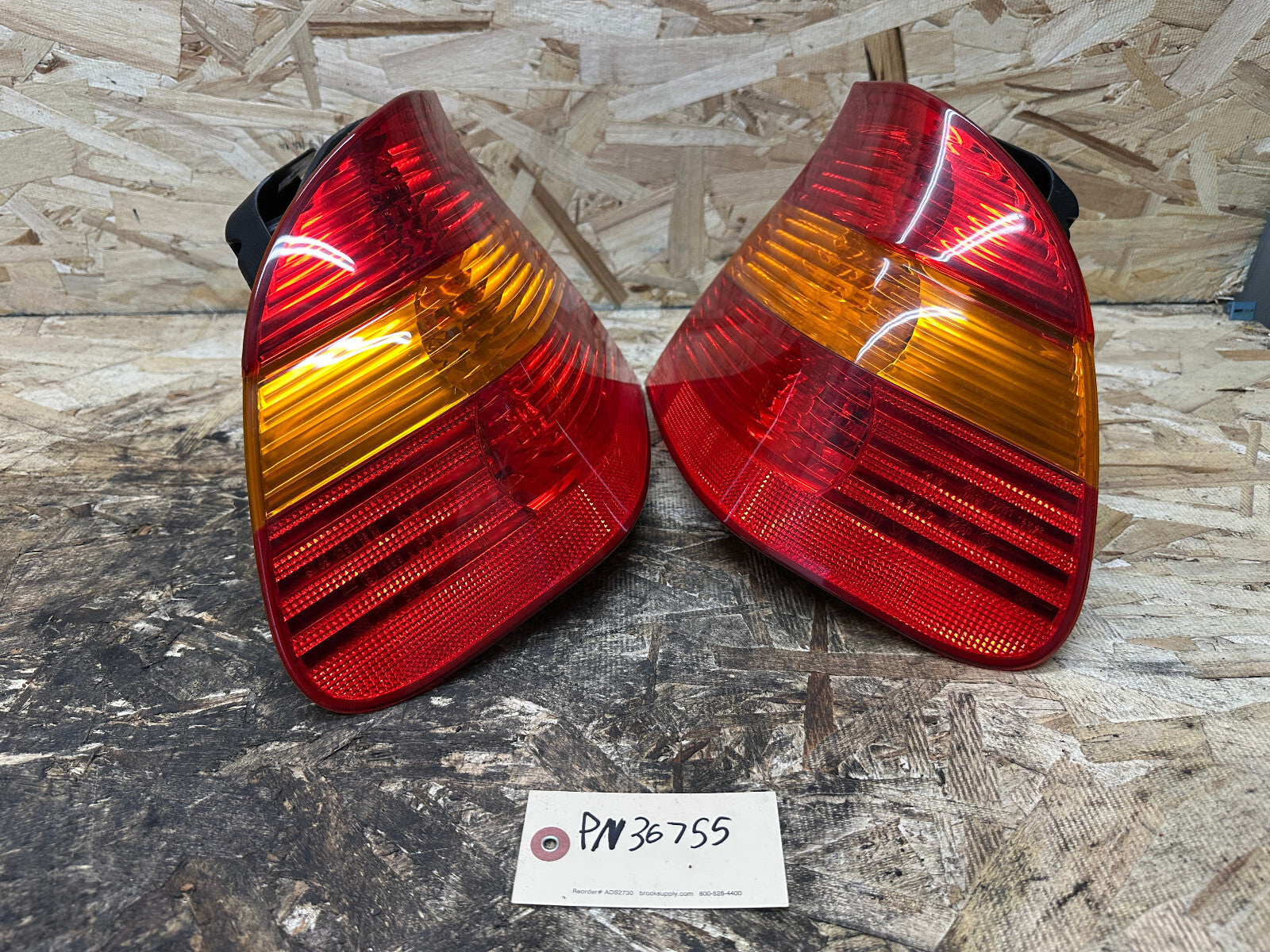 BMW E46 2003-2006 REAR OUTER TAIL LIGHT L+R SET 2PC OEM 6946533+6946534