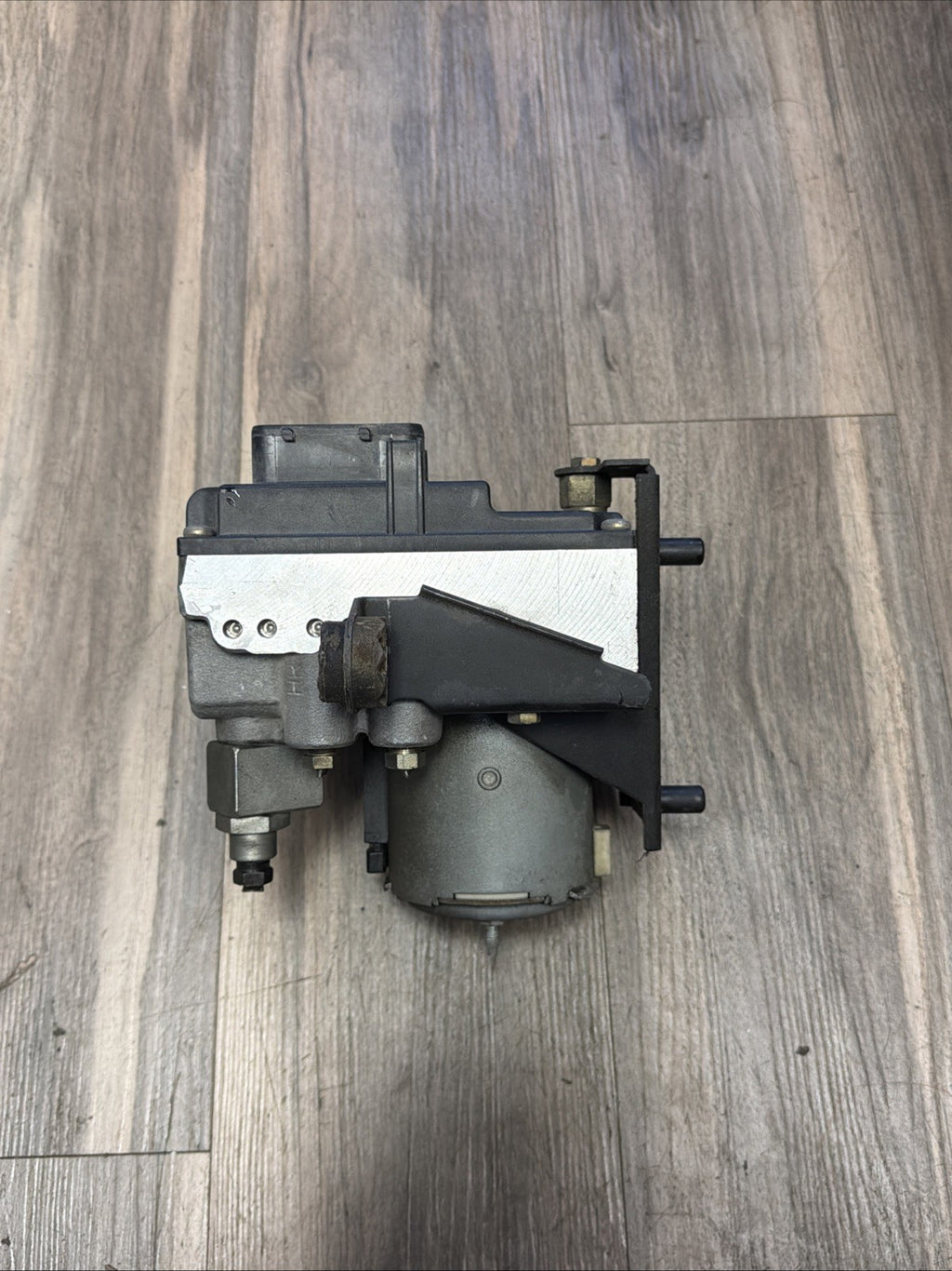 BMW 1996-2000 E39 5 SERIES ANTI LOCK BRAKE PUMP+CONTROL MODULE OEM 1090910