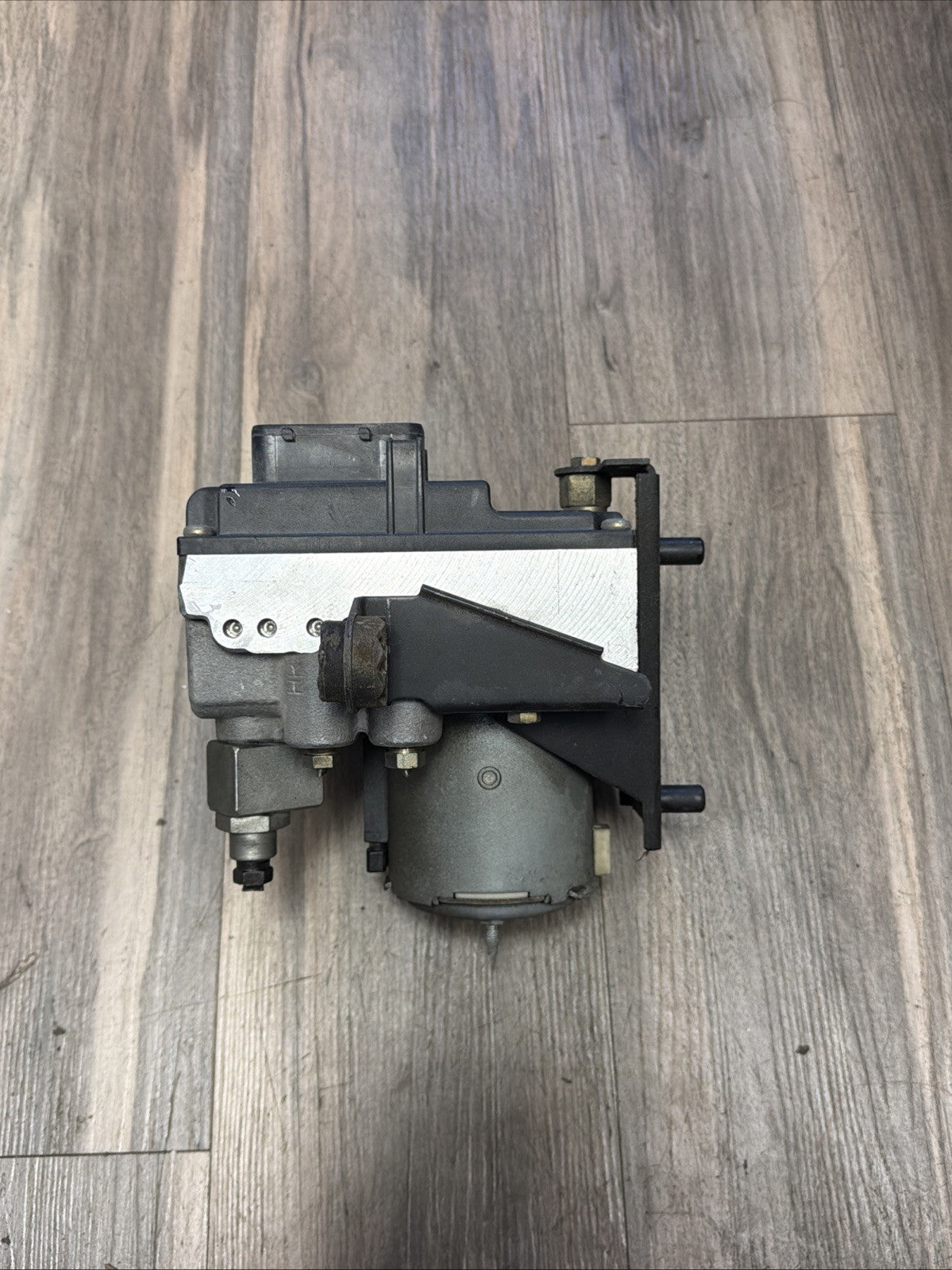 BMW 1996-2000 E39 5 SERIES ANTI LOCK BRAKE PUMP+CONTROL MODULE OEM 1090910