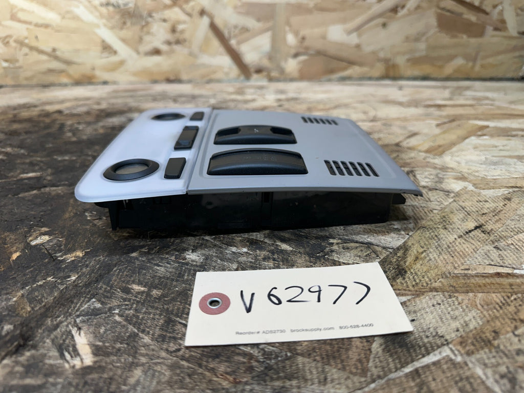BMW 2006-2012 E90 E9X OVERHEAD DOME LIGHT W SUNROOF SWITCHES OEM 6976326