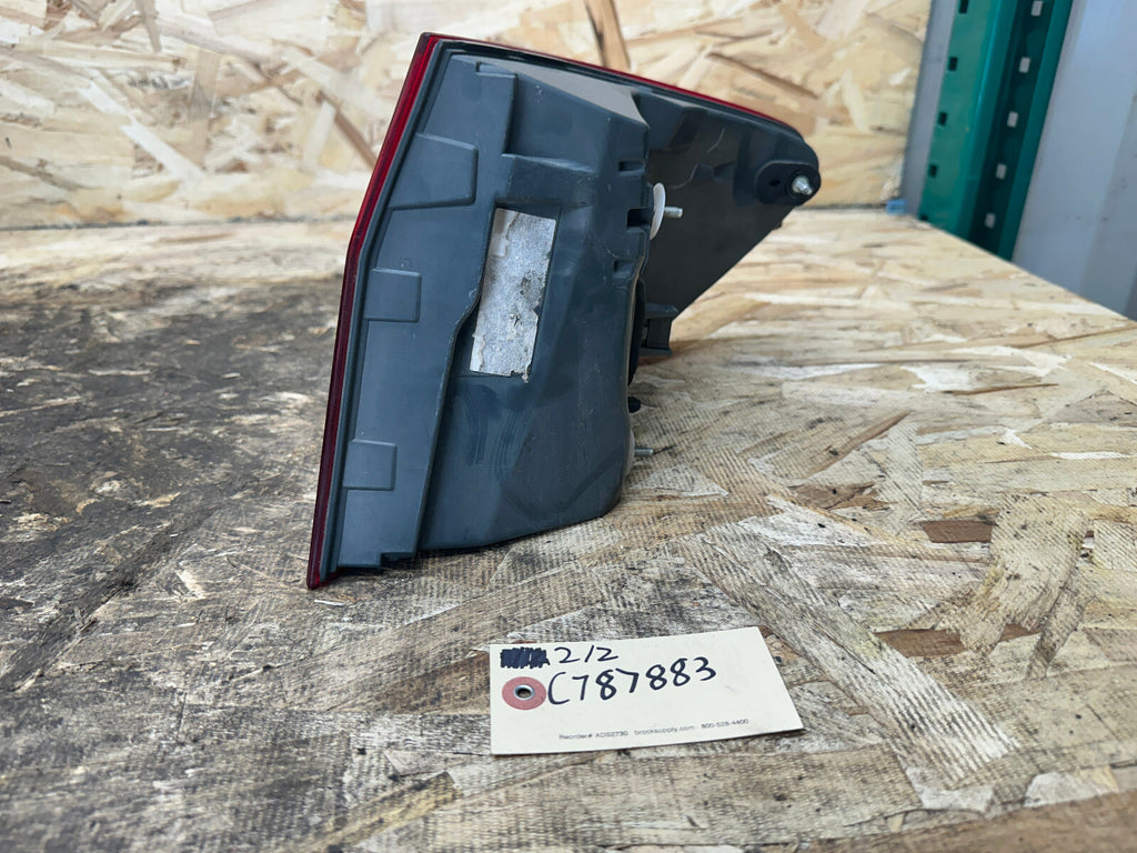 BMW 2010-2012 F10 5 SERIES PRE LCI REAR LEFT OUTER TAILLIGHT OEM L 173462-01