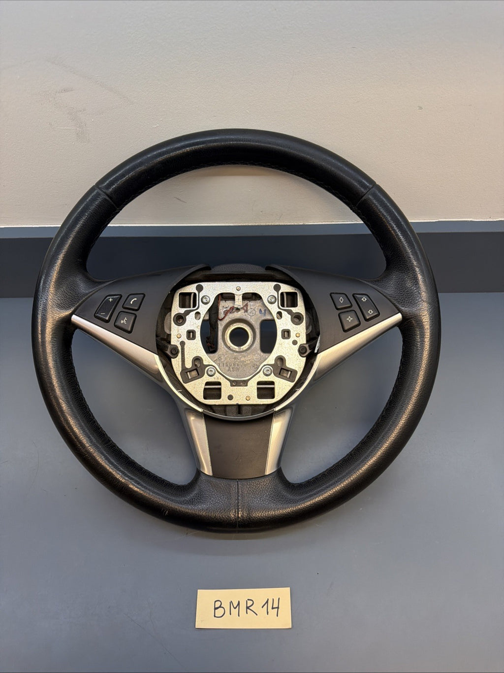 BMW 03-10 E60 5 SERIES BLACK LEATHER STEERING WHEEL W/BUTTONS OEM 11008818