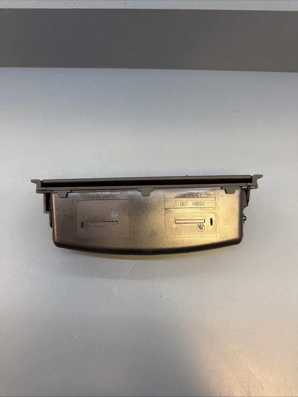 BMW 99-06 E46 3 SERIES CENTER CONSOLE UPPER STORAGE TRAY OEM 8202188