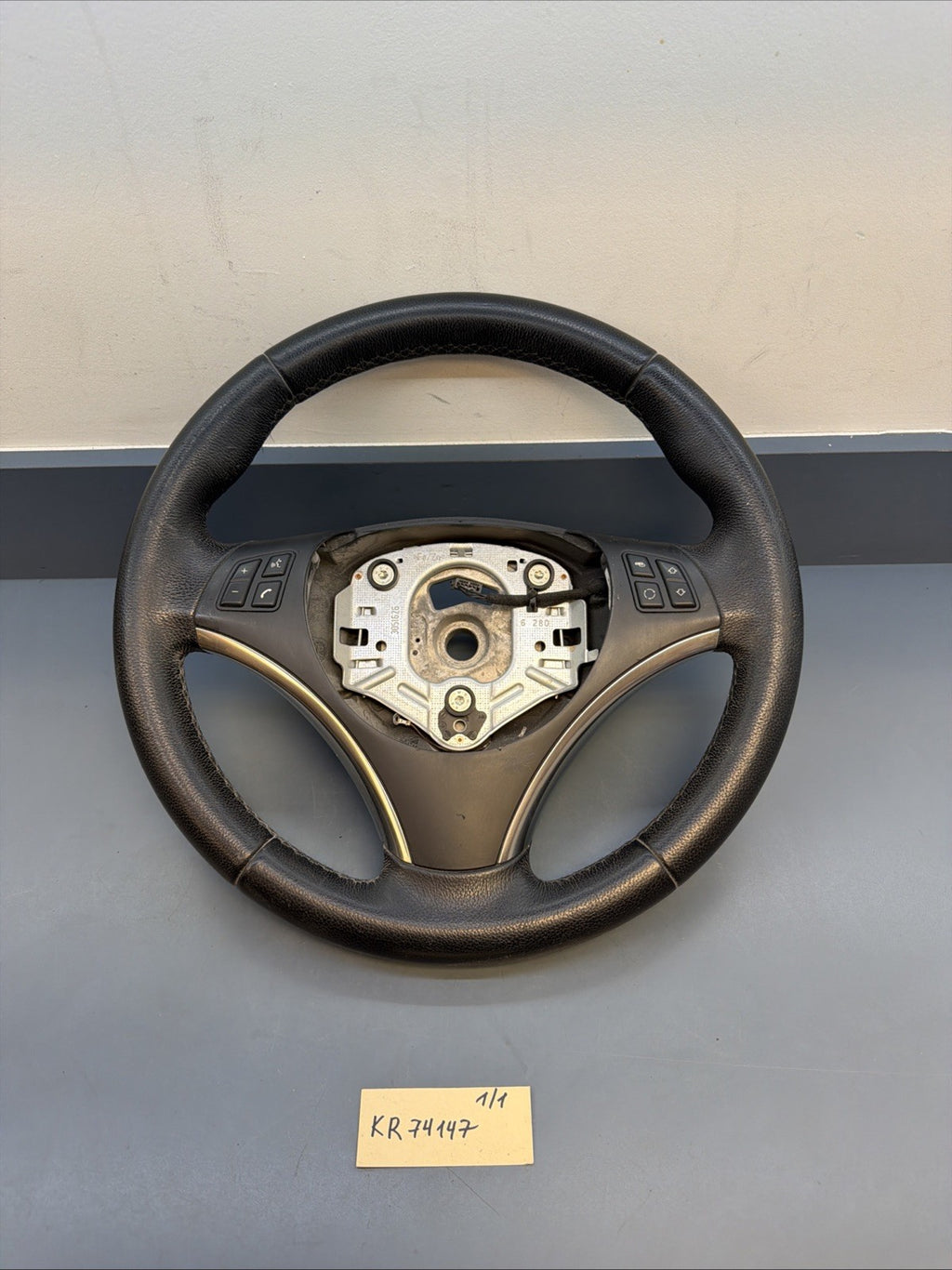 07-11 OEM BMW E82 E90 E92 E93 X1 328 335 Sport Leather Steering Wheel 6772147