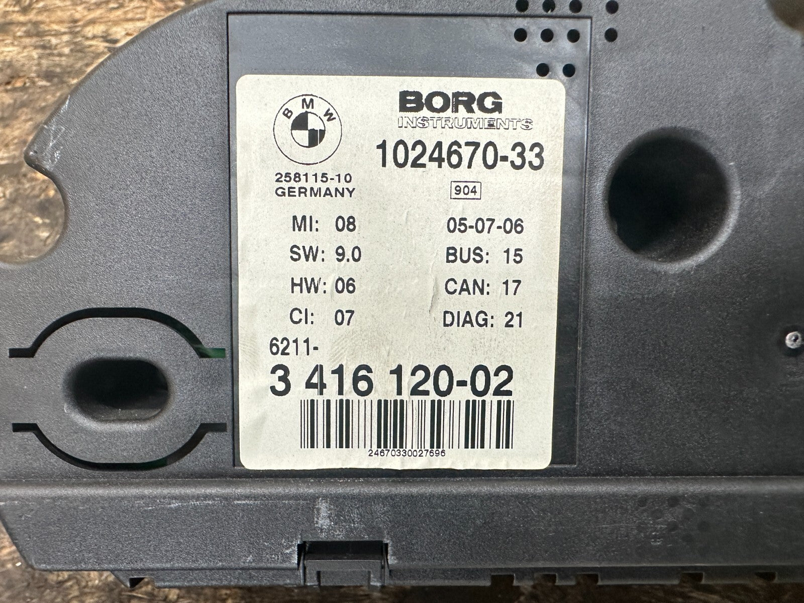 BMW 2003-2006 E83 X3 SPEEDOMETER INSTRUMENT CLUSTER MPH OEM 3416120