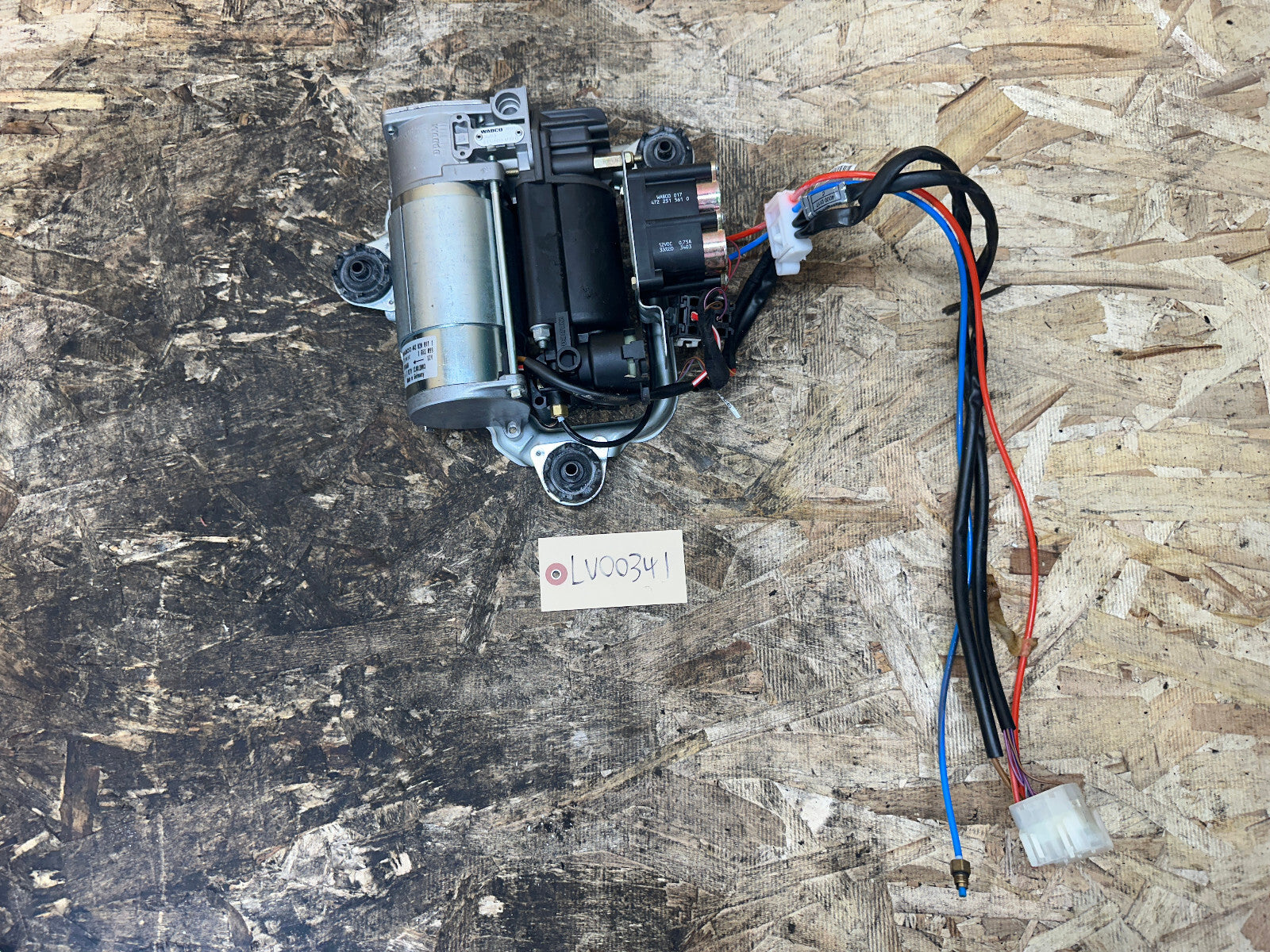 BMW 99-06 E53 X5 AIR SUSPENSION PUMP COMPRESSOR + CONTROL UNIT OEM 1082099