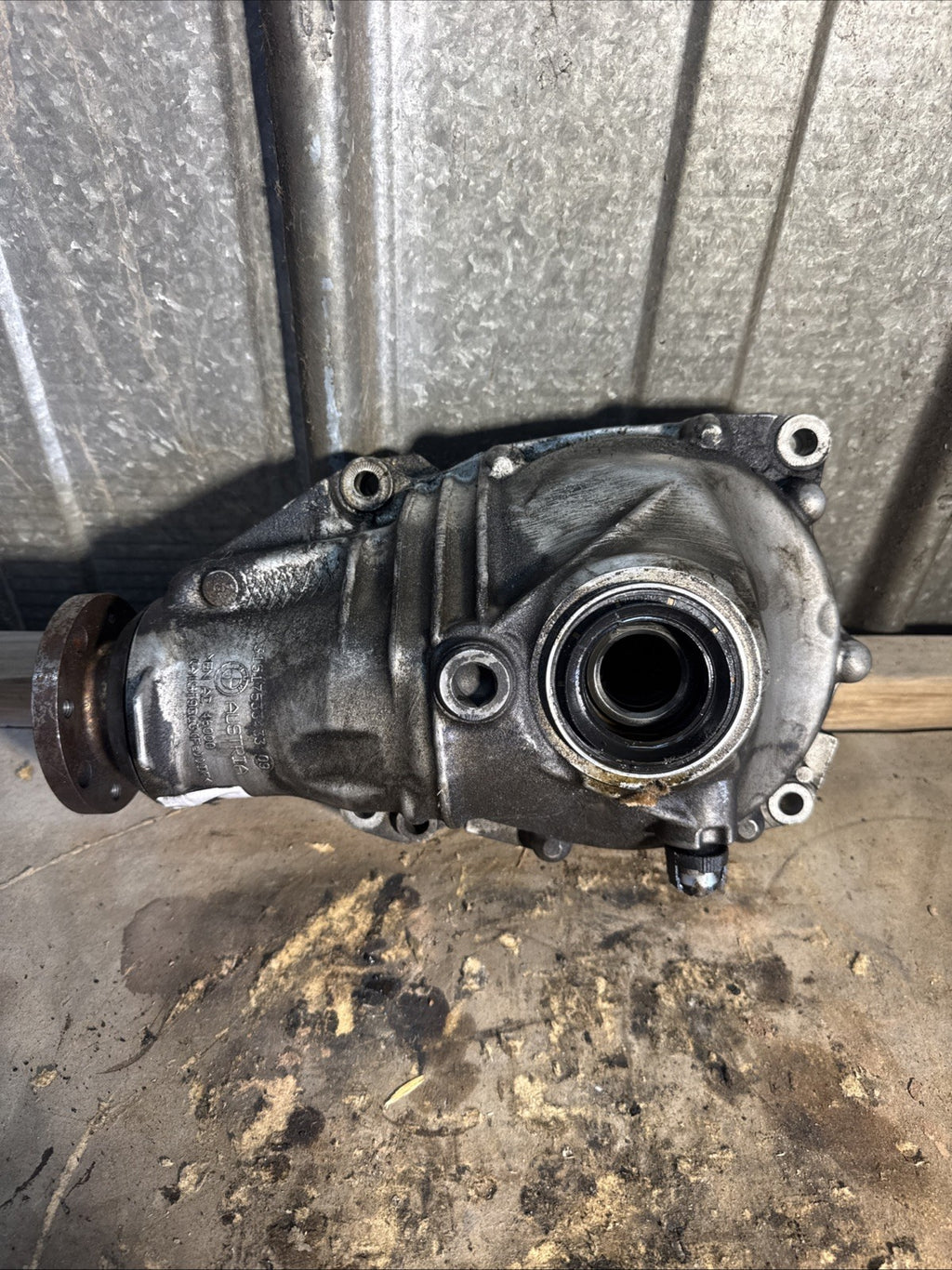 Front Differential Carrier Final Drive 3.91  AWD Diff OEM BMW E90 328Xi